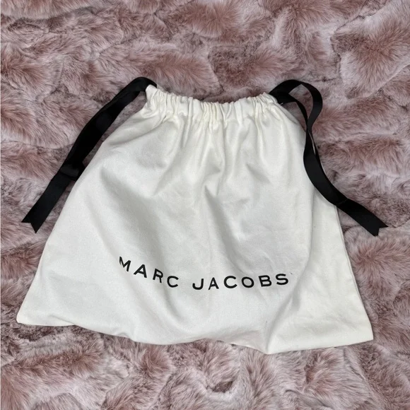 Marc Jacobs Black Heart-Shaped Mini Crossbody Bag - Picture 6 of 6